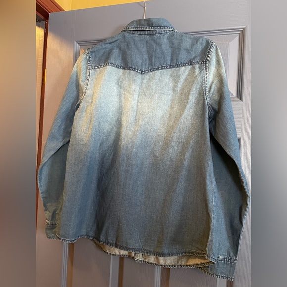 Reitmans light Jean shirt, size Large - Picture 2 of 2